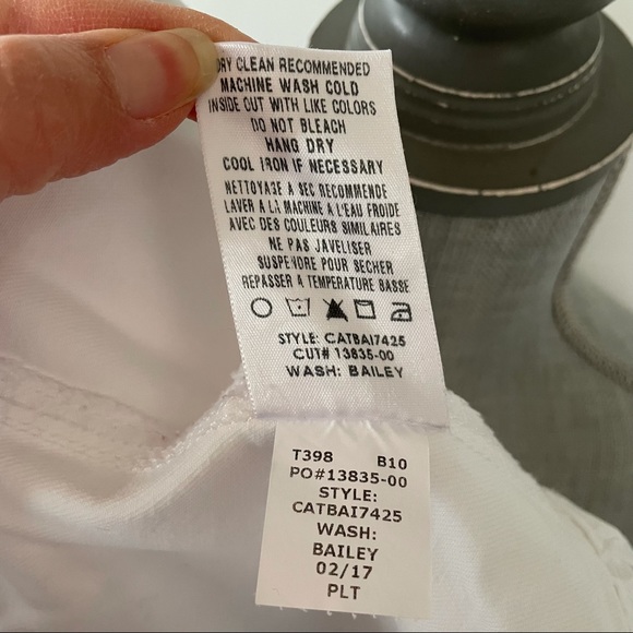 Joe’s Jeans classic white denim jacket boyfriend trucker jean jacket - Picture 7 of 8